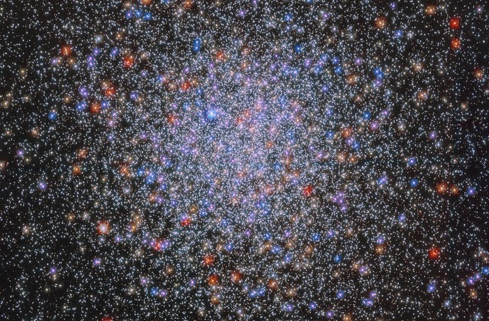 Messier 5 – az egyik legidősebb gömbhalmaz, fiatal csillagokkal