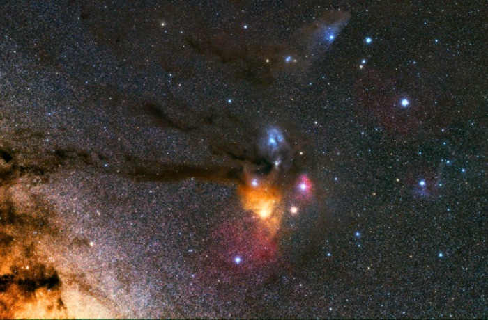 A Hold és az Antares hajnali együttállása