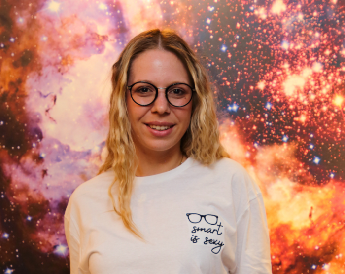 Hímzett póló - Smart is sexy - L